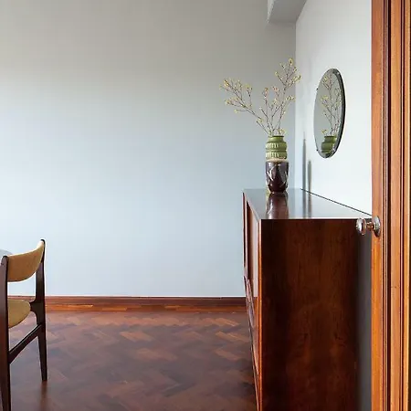 Art Deco Apartment Over Bolhao Market Porto