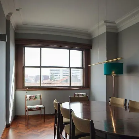 Art Deco Apartment Over Bolhao Market