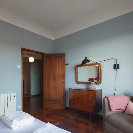 Art Deco Apartment Over Bolhao Market Apartment