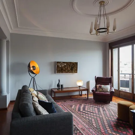 Art Deco Apartment Over Bolhao Market Porto