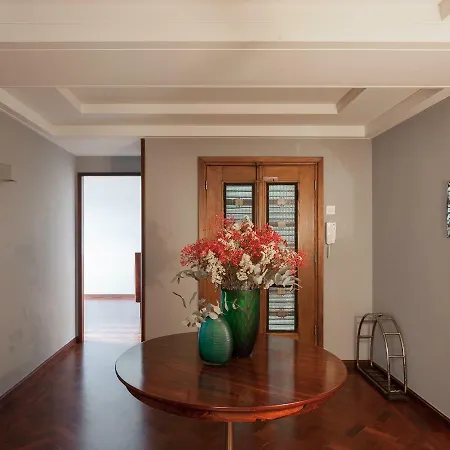 Art Deco Apartment Over Bolhao Market Porto
